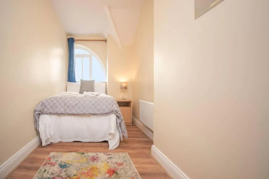 Latin Quarter Luxury Apartment Galway